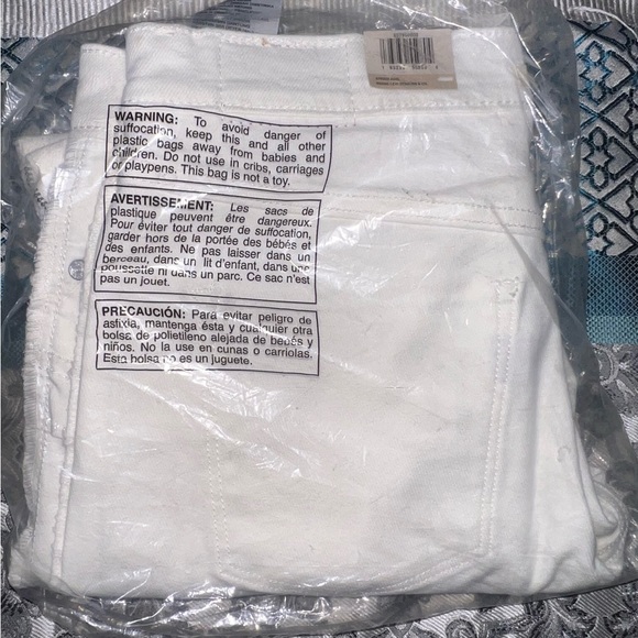 Levi’s 311 Shaping Zipper Skinny Jeans - Picture 4 of 12